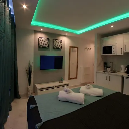 Modern With A Sea View And Pool Access Ponderosa 801 * Playa de las Americas (Tenerife)