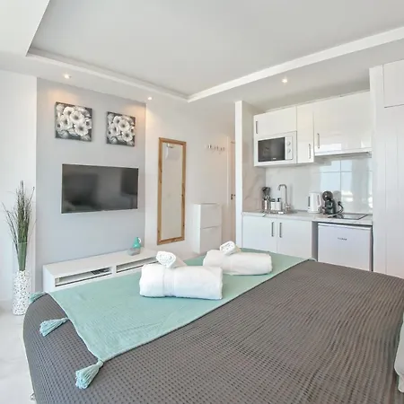 דירה Modern With A Sea View And Pool Access Ponderosa 801